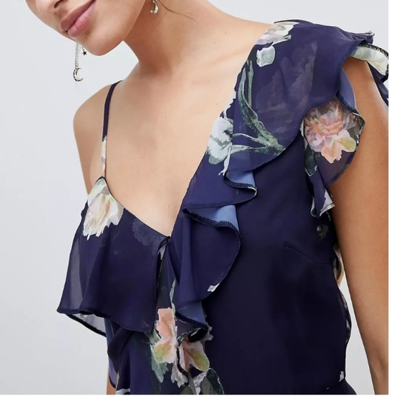 Hope and Ivy Floral Layered Shoulder Dress with Ruffle Asymmetric Hem - Picture 4 of 10
